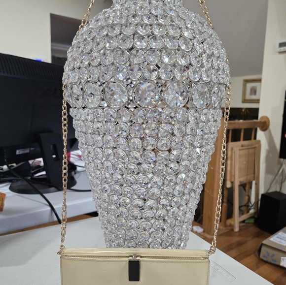 Gucci Wallet Cream Enameled/ Patent Leather - Picture 10 of 10